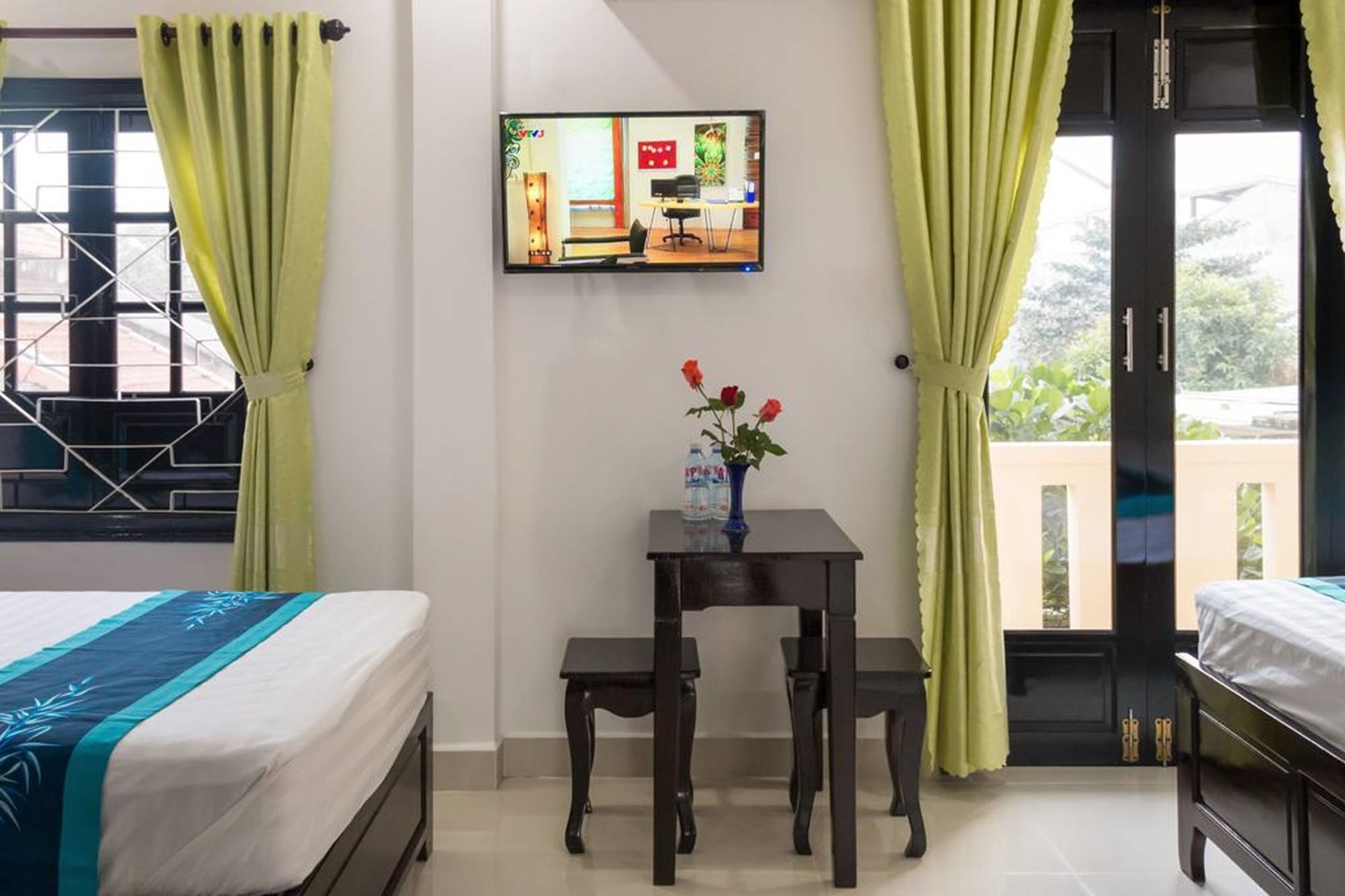 Sunshine Homestay Хойан Экстерьер фото